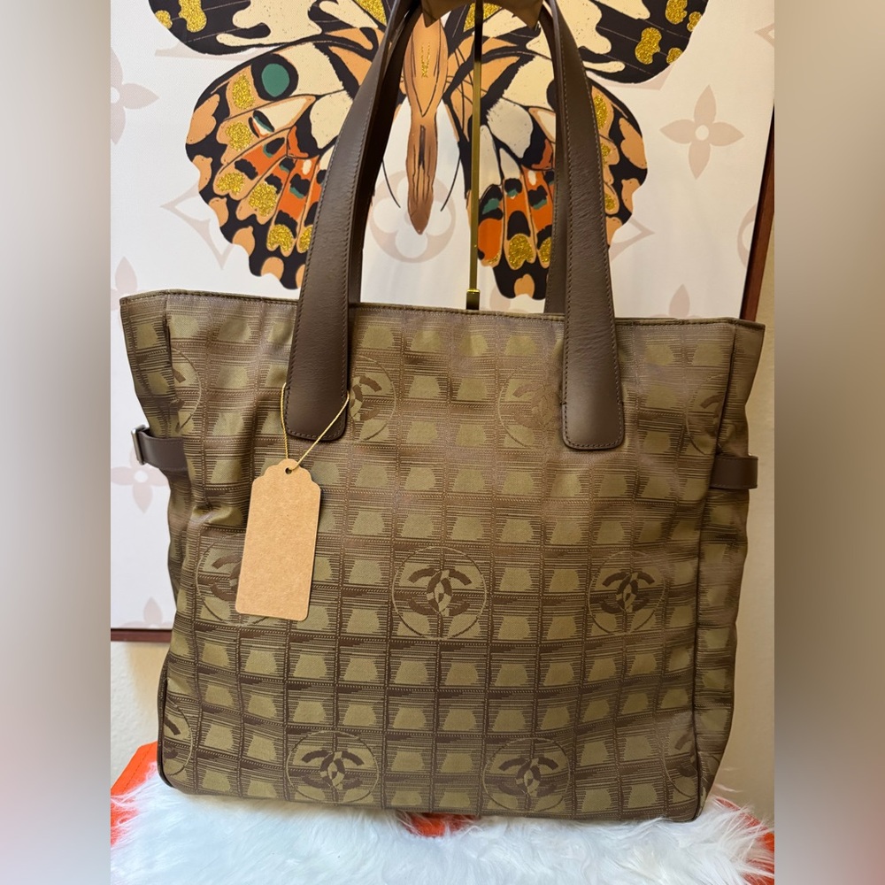 🔥SEND OFFER🔥CHANEL TRAVEL LINE Elegant Brown Tote Bag